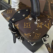  Louis Vuitton Reverse BagsAll Monogram Camera Box - 6