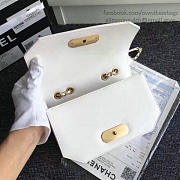 Chanel Lambskin and Calfskin Flap Bag White A91836 21cm - 4