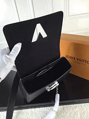 Louis Vuitton TWIST BLACK MM NOIR 3682 23cm  - 2