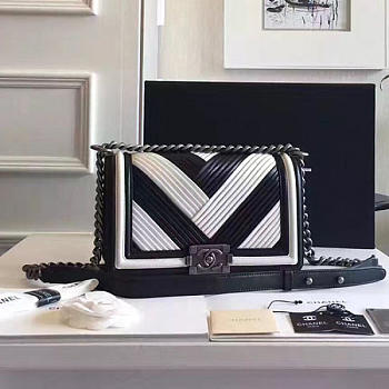 Chanel Medium Chevron Lambskin Quilted Le Boy 25 White and Black VS04002
