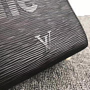 Louis Vuitton Supreme Handbag Black M41388 32cm - 3