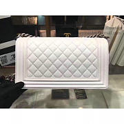 Chanel Quilted Lambskin Medium 25 Boy Bag White VS07017 - 4