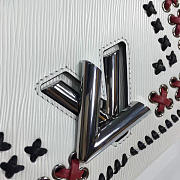 Louis Vuitton twist MM 3588 White 23cm  - 6