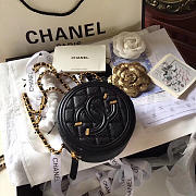 Chanel CC Filigree Grained Round Clutch Black A1 15cm - 1
