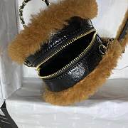 CHANEL 2019 autumn and winter new style Sheepskin round bag 12cm - 5