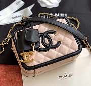 Chanel Chain Vanity Case Black and Peach 17cm - 2