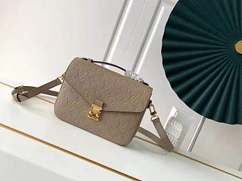 Bagsall Louis Vuitton message bag 25cm