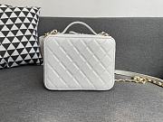 Chanel 21K Vanity Case 18 White and Gold AS2900  - 6