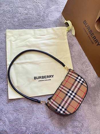 Burberry Vintage 21 Shoulder Bag