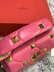 Valentino Garavani Roman Stud 25 Flamingo Pink 2060S - 6