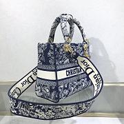 Dior Lady D'Lite Blue Toile de Jouy Reverse Embroidery M0565 23.5cm - 6