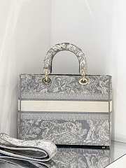 Dior Lady D'Lite Gray Toile de Jouy Reverse Embroidery M0565L 32cm - 4