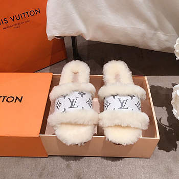 Louis Vuitton Lock It Flat Mule Creame 7626 Slipper