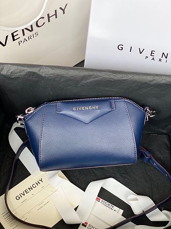 Givenchy Antigona Nano 18 Shoulder Bag 7732