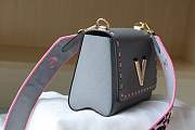 Louis Vuitton Twist MM 23 Handbag  - 5