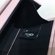 Fendi orizontal box bag 24 Pink  - 4