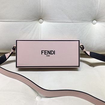 Fendi orizontal box bag 24 Pink 
