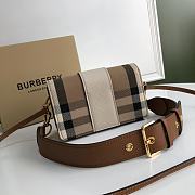 Burberry Vintage The Buckle 19.5 White - 2