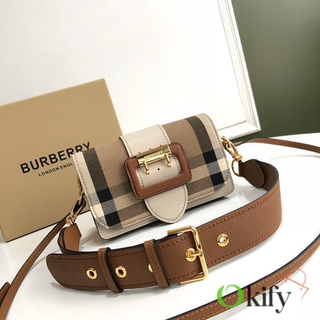 Burberry Vintage The Buckle 19.5 White - 1