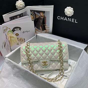Chanel Classic Flapbag 25 Lambskin Iridescent White Pearl A01112