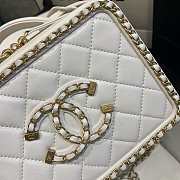 Chanel Chain Vanity Case White 18cm - 5