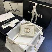 Chanel Chain Vanity Case White 18cm - 6