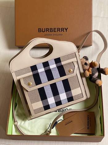 Burberry 26 Shoulder Bag Brown 8419