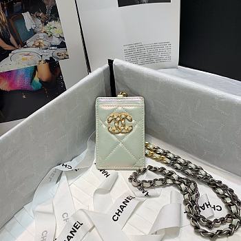 Chanel 19 card holder chain white pearl 8642