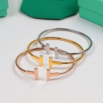 Okify Tiffany T Wire Bracelet in 18k 
