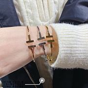 Okify Tiffany T Wire Bracelet in 18k  - 6