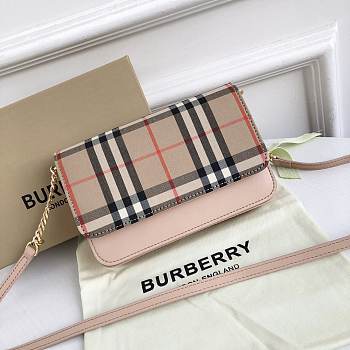 Burberry Vintage Pink 19 Chain Bag 8882