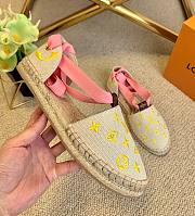 Louis Vuitton Yellow Sandals 8928 - 1