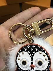 Louis Vuitton Penguin Keychain 8939 - 5