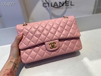 Chanel Flapbag Medium Pink Lambskin Gold Tone Metal