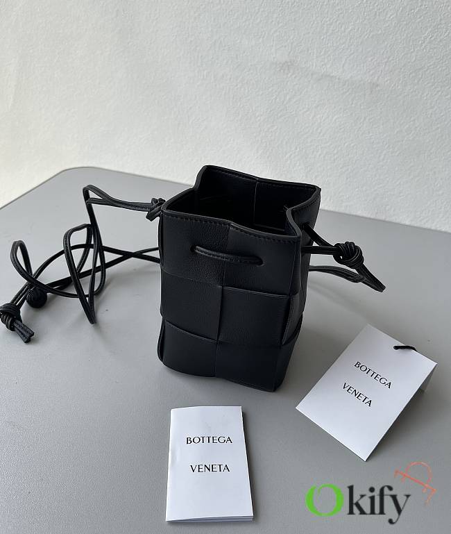 Bottega Veneta Cassette Intrecciato 19 Black bucket - 1