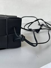 Bottega Veneta Cassette Intrecciato 19 Black bucket - 6