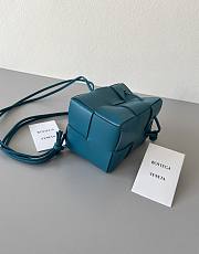 Bottega Veneta Cassette Intrecciato 19 Dark Blue bucket - 4