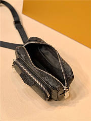 Louis Vuitton OUTDOOR POUCH 15 Taigarama Noir black - 3