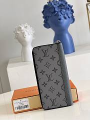 Louis Vuitton Long Flip/Zipper Wallet Vertical  - 4