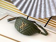 Louis Vuitton Wave Bumbag 22 Green Lambskin - 1