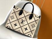 Louis Vuitton Onthego MM 35 Beige Monogram Empreinte 1974 - 3