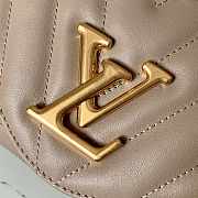 Louis Vuitton New Wave Chain Bag 24 Taupe M58552 - 2