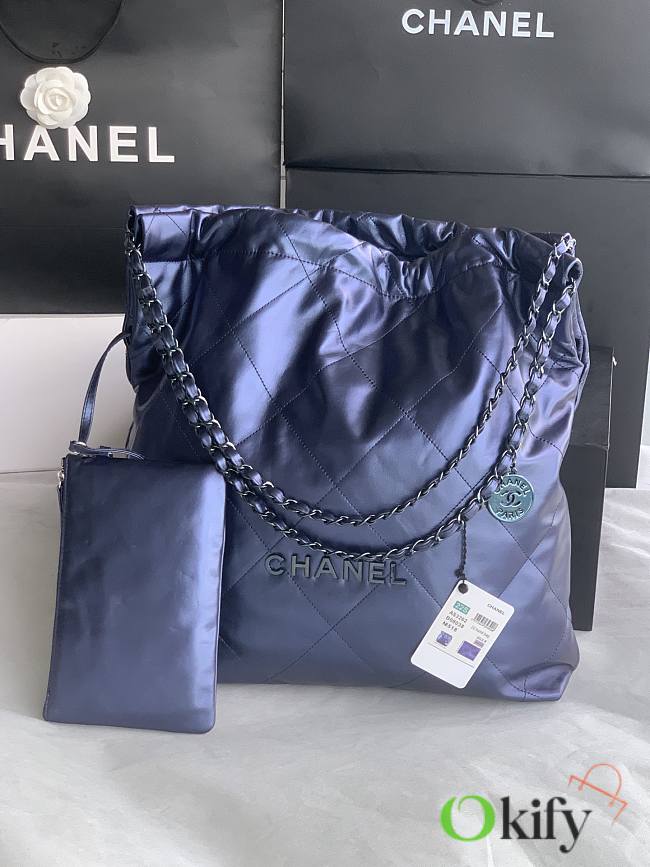 CC 22 Large Handbag Dark Blue Shiny Calfskin - 1