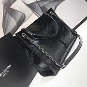 YSL Niki Shopper 33 Crinked Vintage Leather Black  - 3