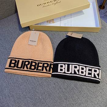 Burberry knitted wool unisex style
