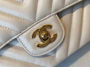 Chanel Flap Bag Medium 25 Chevron Lambskin White/Gold  - 2