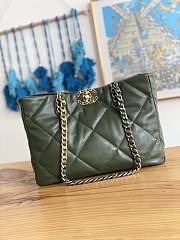 Chanel 19 Shopping Bag 41 Green Lambskin - 1
