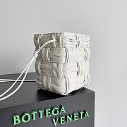 Botega Veneta Small 18 Cassette Bucket Bag White - 3