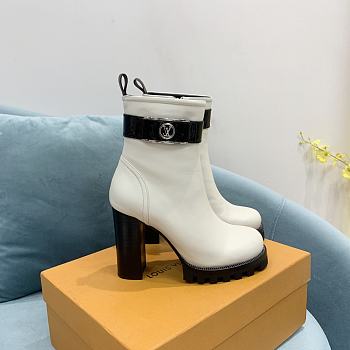 LV Star Trail Ankle Boots White 10477