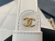 Chanel Crossbody Bag 20.5 White Lambskin - 5
